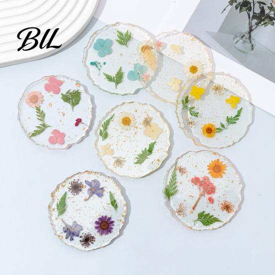 Flower Resin Coaster Handmade Dried Flowers Cup Mat Heat-Resistant Clear Waterproof Table High Temperature Placemat Protection Unique Gift for Coffee