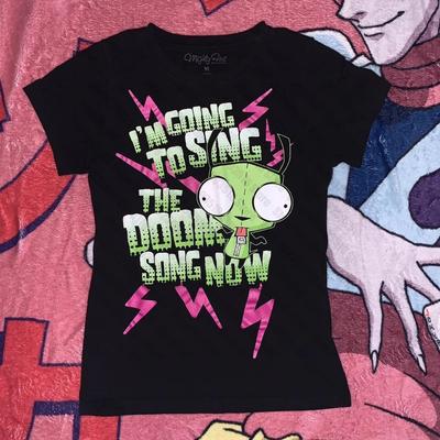 Tops – T-Shirts
