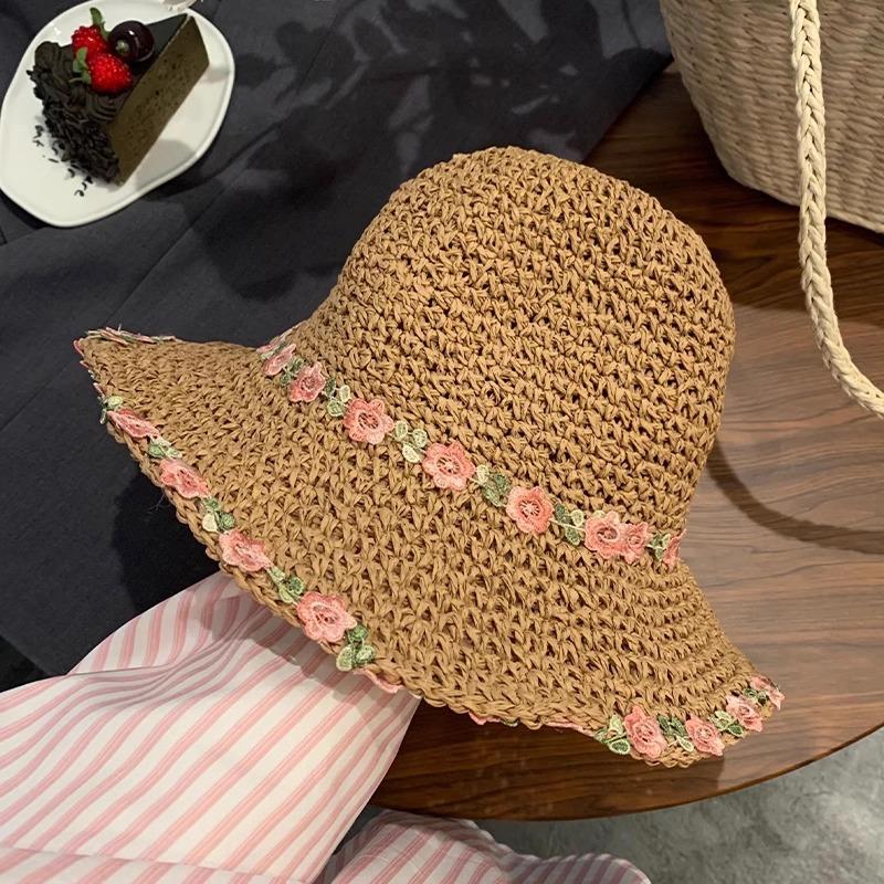 2024 New Knitted Small Flower Straw Hat for Women's Summer Beach Vacation and Outgoing Sunshade Foldable Sweet Sunscreen Hat