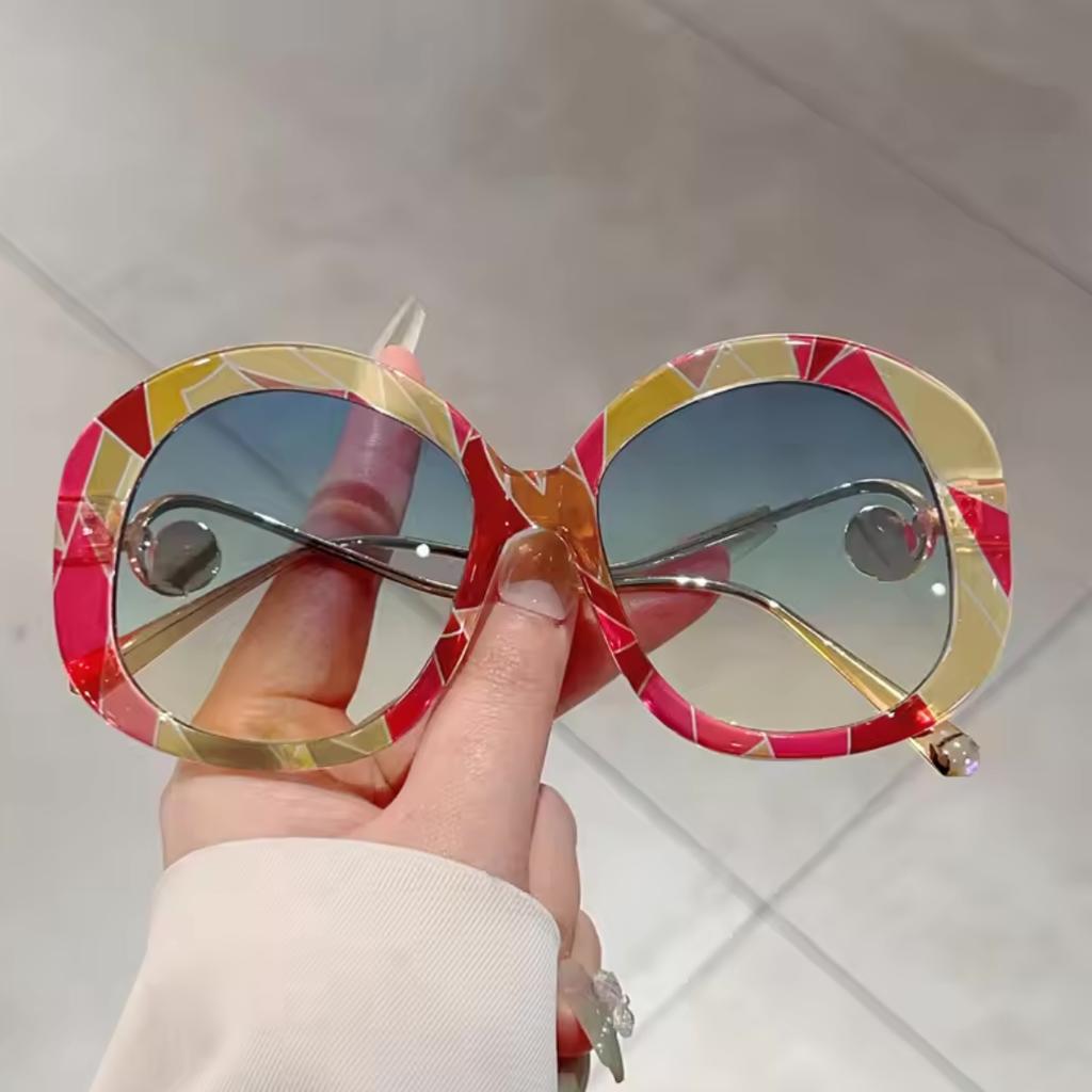 Y2K Vintage Oversized Round Sunglasses UV400 Punk Luxury Brand Designer Pearl Metal Wave Leg Shades for Women Men