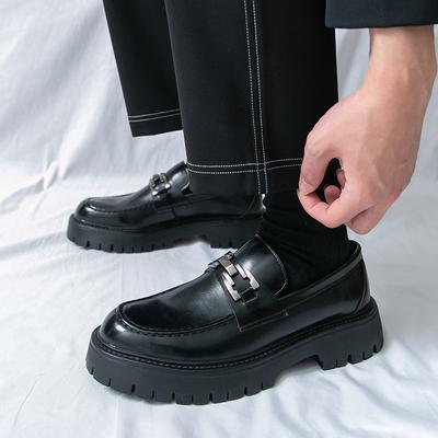 22 neue Plateau-Schuhe zur Absatzsteigerung mit großem Kopf aus Leder Lackleder lässige Schuhe mit dickem Absatz Friseur trendige Schuhe