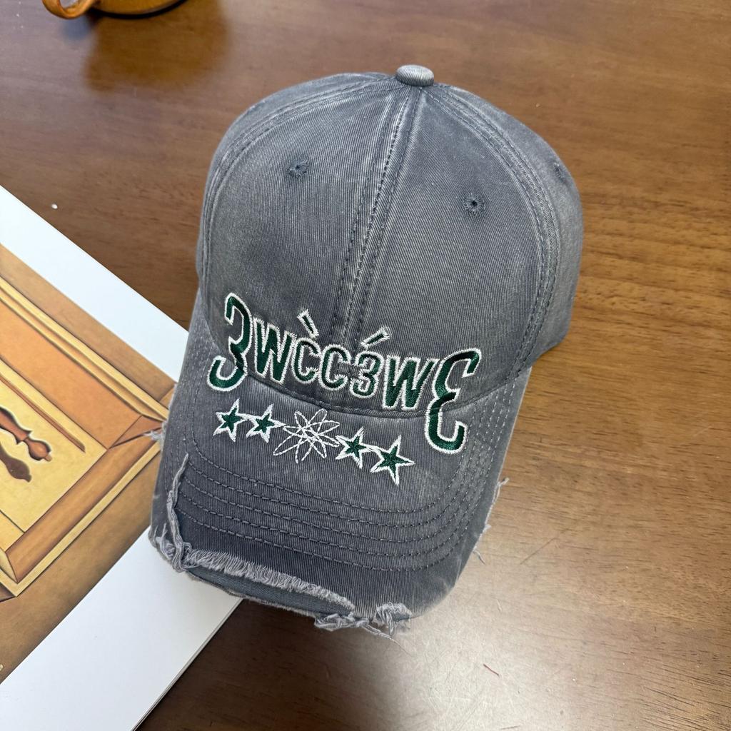 American retro letter baseball cap for women, fashionable distressed versatile wide-brimmed cap for large head sizes, makes the face look smaller,