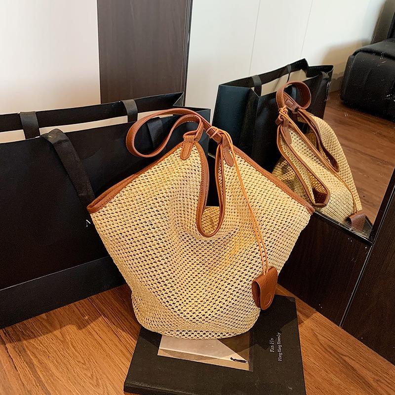 Large Capacity Summer Woven Tote Bag Women's Summer New Niche Fashion Commuter Shoulder Bag