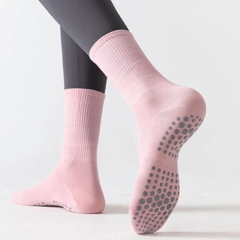 Einfarbige Yogasocken aus Baumwolle bis zur Mitte der Wade, rutschfeste Sportsocken mit Silikonunterseite, für Damen, für Indoor-Fitness, Trampolin, Tanz, Pilates