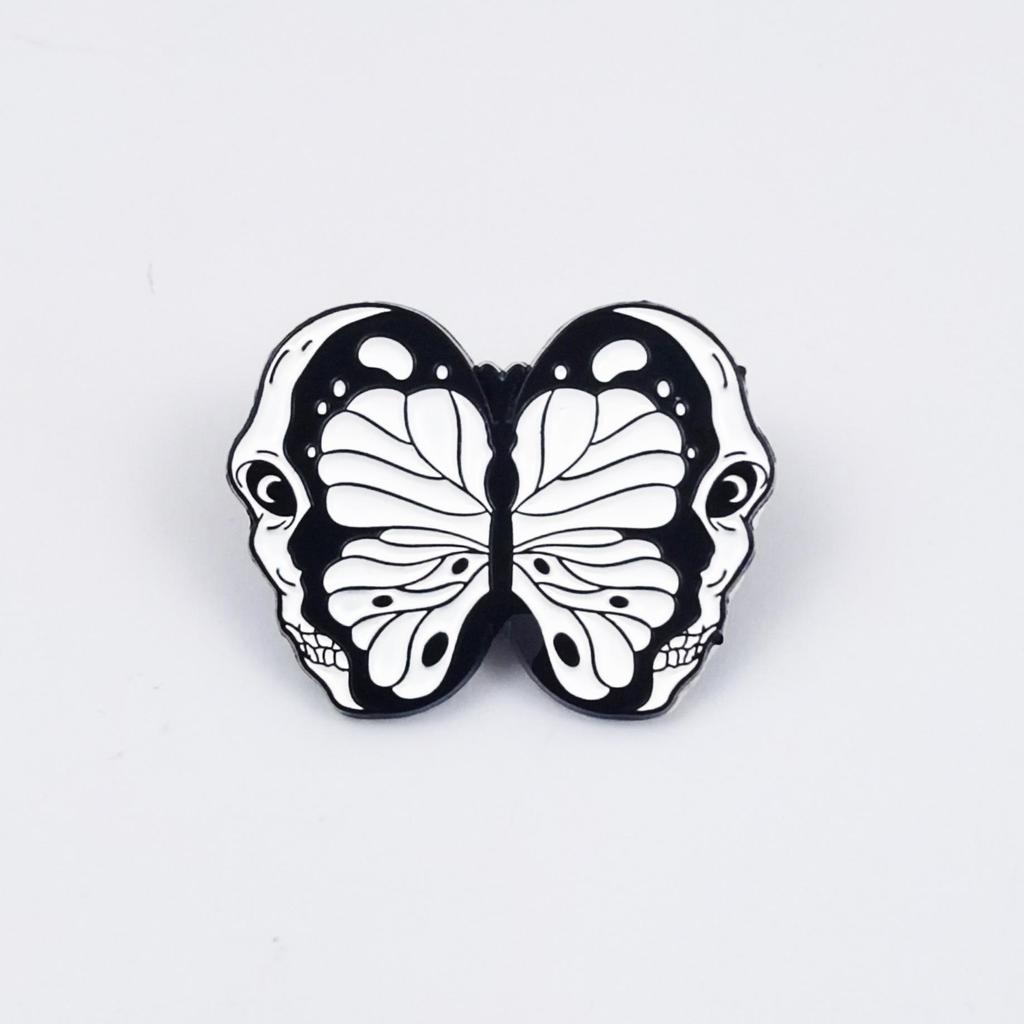 Punk Skull Brooch: Creative Halloween Costume Pin, Versatile Metal Badge