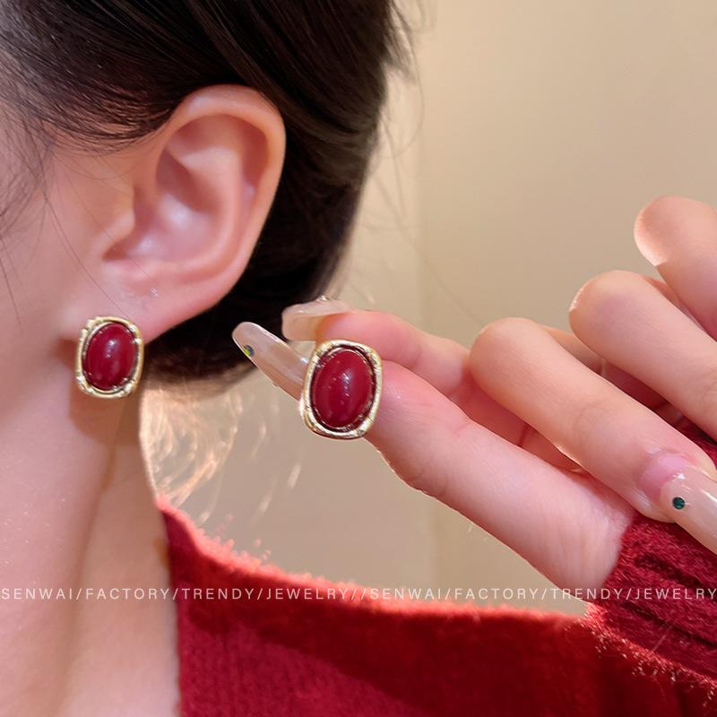 

Алые серьги-гвоздики Ankola для женщин, осенне-зимние, легкая роскошь, высококлассные, нишевый дизайн, ретро, гонконгский стиль, уши