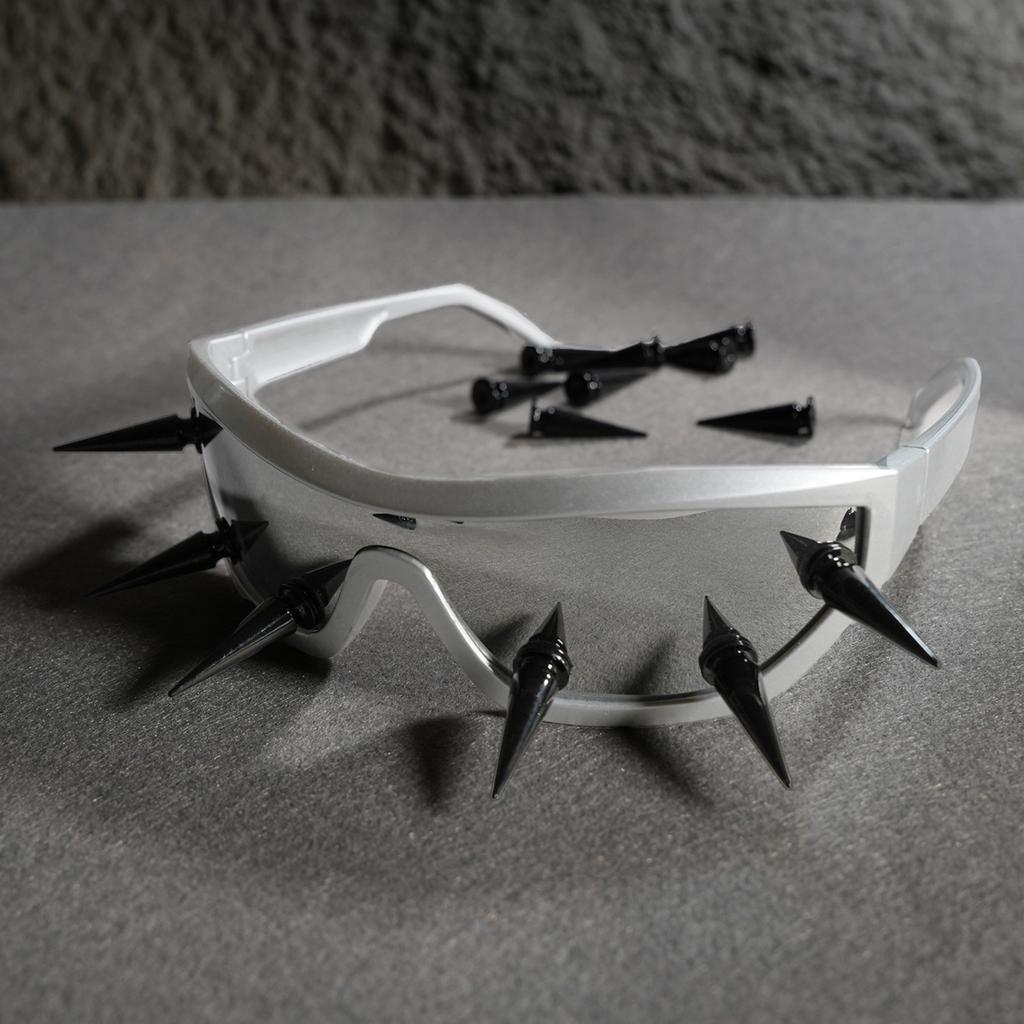 Stylish Metal Rivet Studded Sunglasses UV400 Protection Comfortable PC Frame Eyewear For Outdoor Fashion And Daily Use