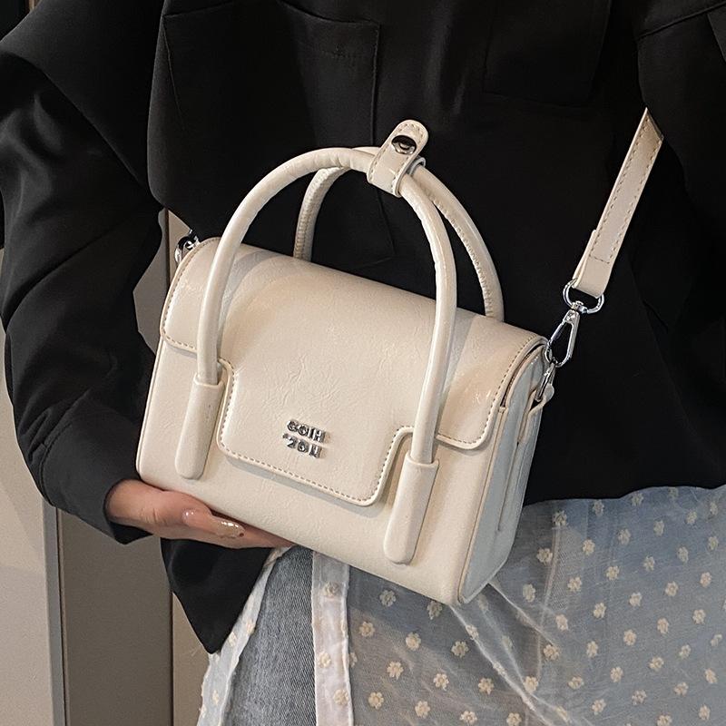 Niche Retro Portable Small Square Bag, Simple Oil Wax Leather, High-end Sense, Solid Color Single Shoulder Messenger Women's Bag