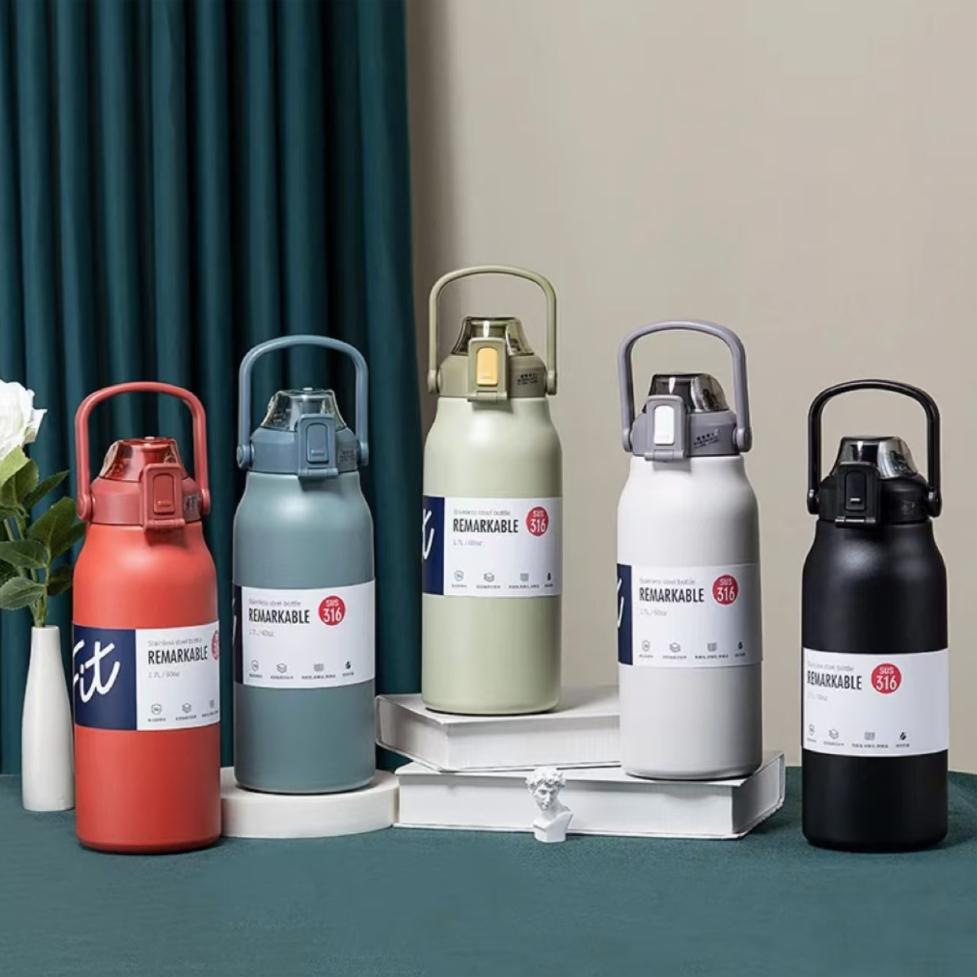 Sale 1800ML Thermal Water Bottle Big Cap With Straw Stainless Thermos Cold and Water Bottle Sport Durable Durable
