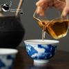 Teetasse aus Keramik, handbemalt, antike Meistertasse aus blau-weißem Porzellan, Kungfu-Teeservice, Teeschale