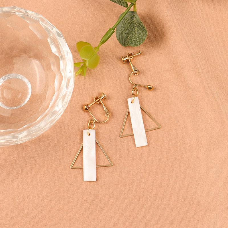 White Shell Triangle Stud Earrings - Korean & Japanese Style B532.