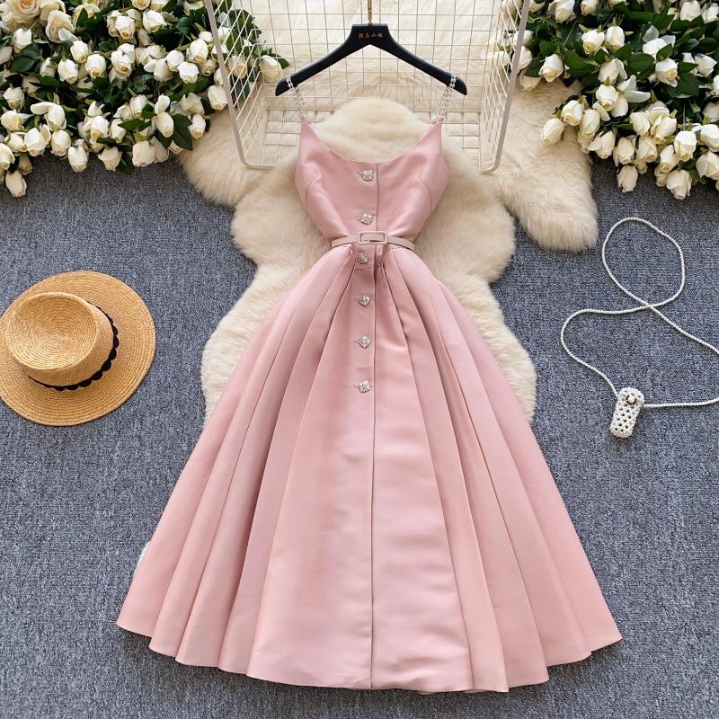 A Light Luxury Thousand-gold Style Halter Dress for Women's Wear In Summer Featuring A Slimming and Elegant Design