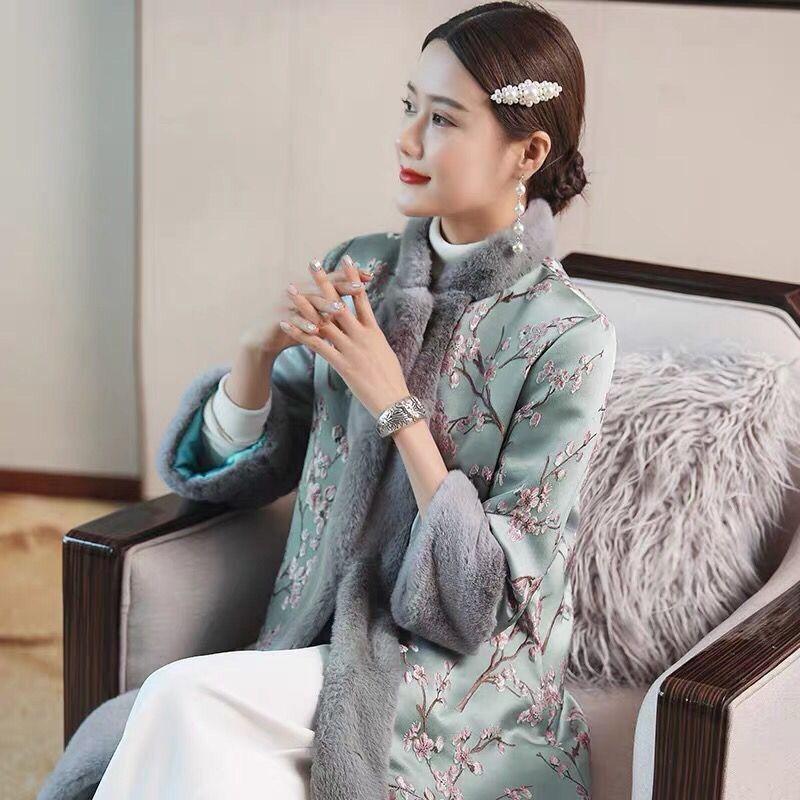 Chinese padded jacket women's new winter clothing medium and long thickened padded retro padded jacket fur jacket