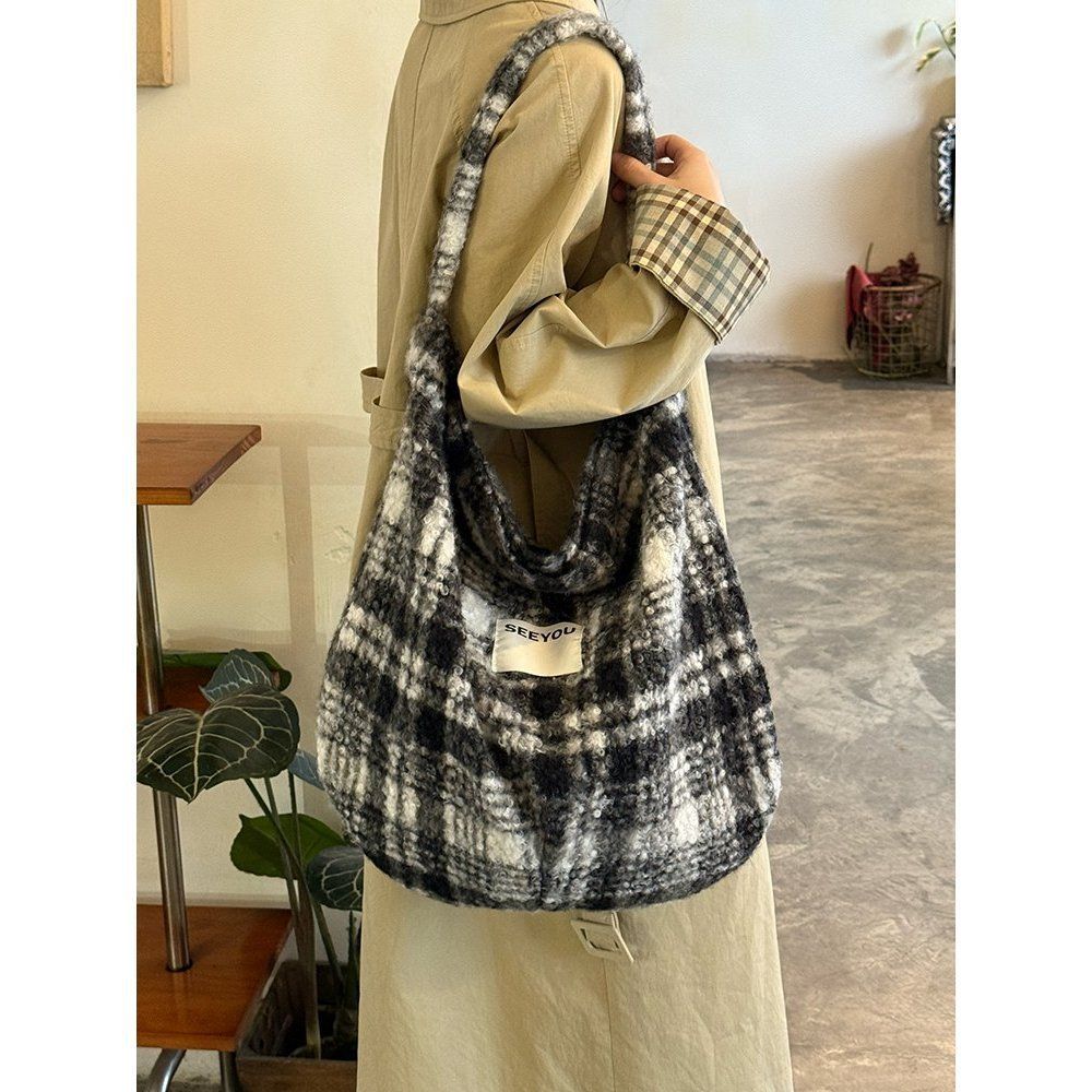 

Daily Makeup Bag - Handbag with High-end Style for Organizing Cosmetics білий/чорний