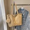 Women's large-capacity canvas bag, simple letters, versatile commuting artifact.