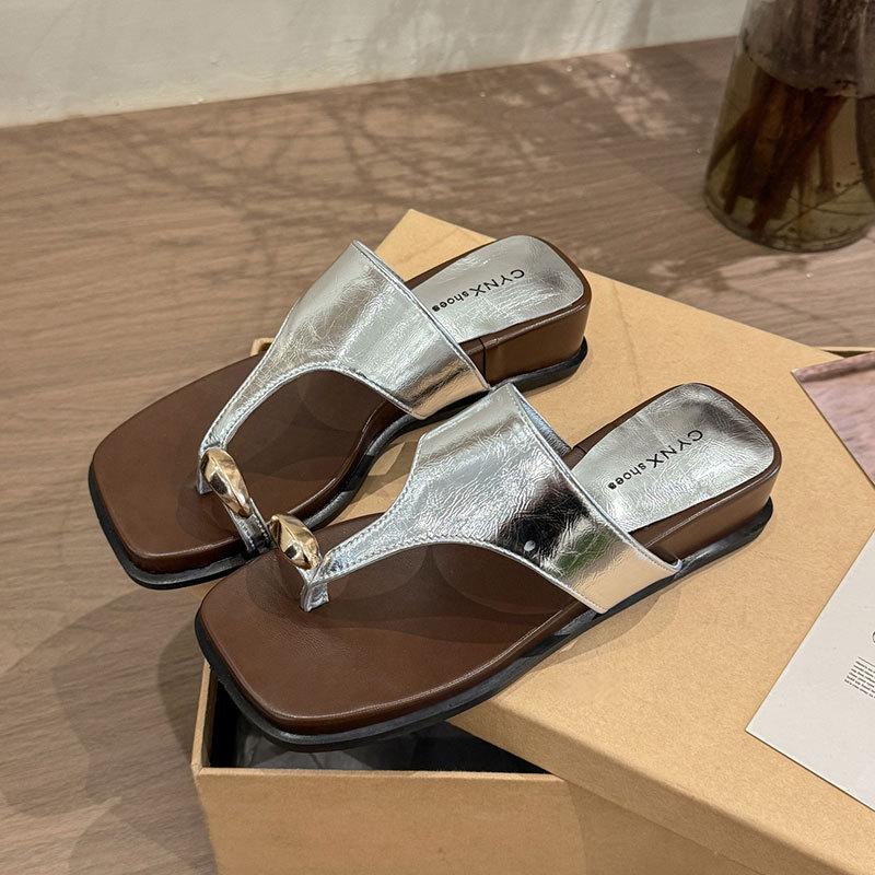 Thick-soled heel cover toe cool slippers women's summer wear 2025 new models with skirts beach sandals flip-flops