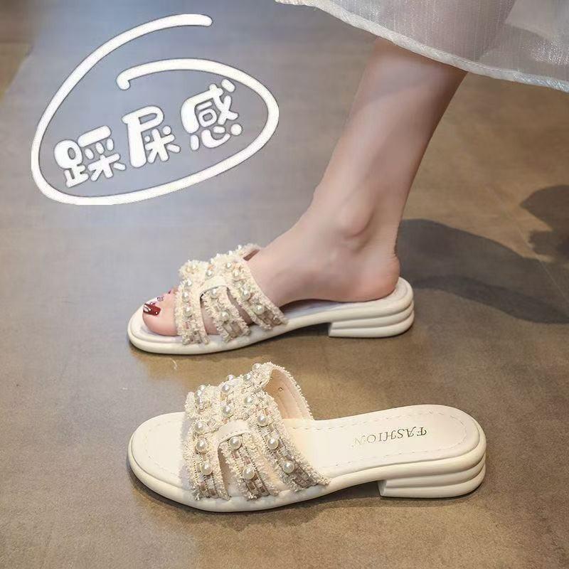 Summer New Pearl Slippers Women's Outerwear Flat Bottom One-word Drag Versatile Beach Sandals with Skirt
