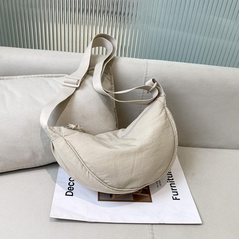 Niche Casual Men's and Women's Nylon Dumpling Bag Student Shoulder Bag Versatile Fashion New Trendy Leisure Bag
