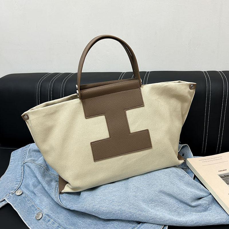 Modische Handtasche mit Farbkontrasten, große Kapazität, Freizeit-I-Form-Tasche, trendig und vielseitig für den Weg zur Arbeit, Umhängetasche