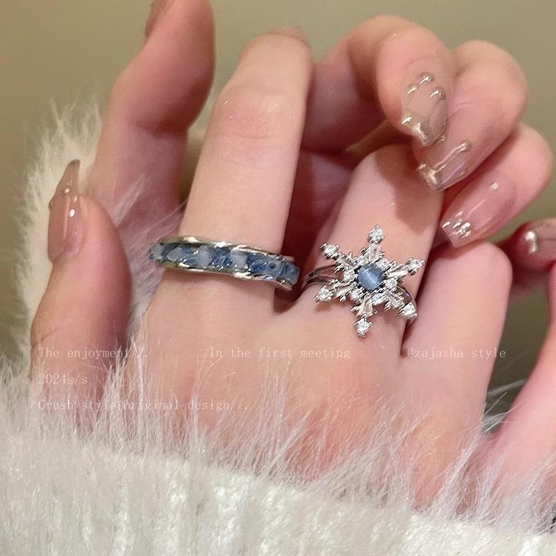 Zircon Snowflake Ring - A Unique and Stylish Ring for The Little Fingers, Suitable for All Occasions, High-end and Adjustable Finger Ring.