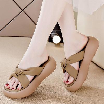 Ins Hausschuhe Damen Oberbekleidung dicker Boden Höhenzunahme 2025 neuer Trend vielseitig rutschfest wasserdicht Strand coole Hausschuhe Damen Sommer