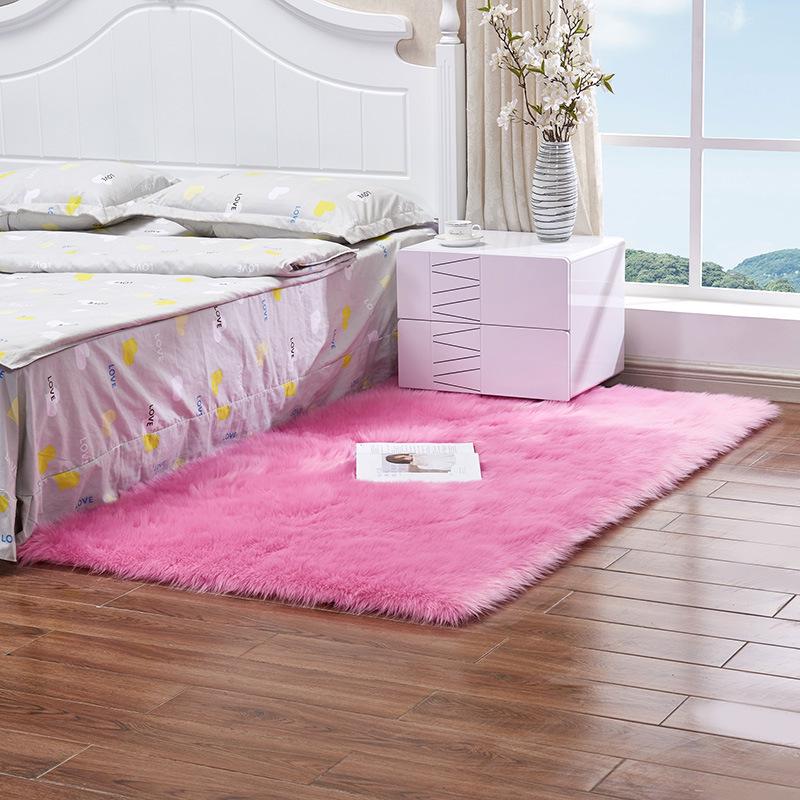 Thickened Carpet for Bedroom and Living Room, Bedside Rug, Home Use Faux Fur Plush Carpet, Dirt-Resistant and Easy To Maintain