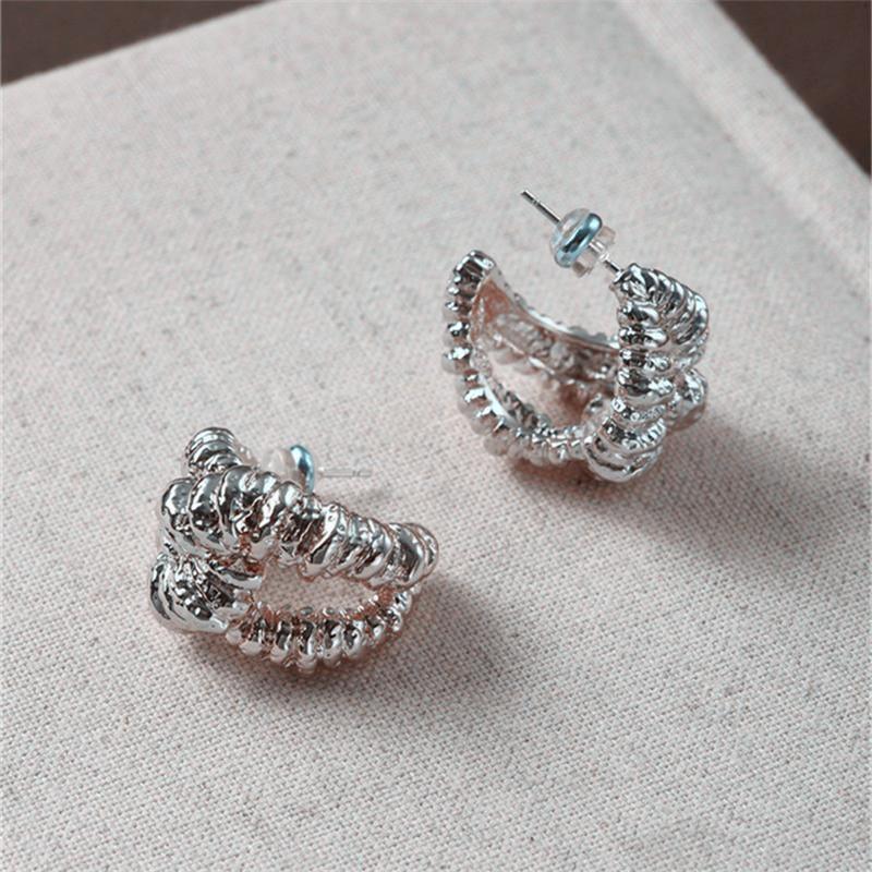 

Vintage Lava Texture Chunky C-shape Earrings for Women Gold Plated Geometric Hollow Ear Studs Fashion Statement Jewelry Gifts срібний