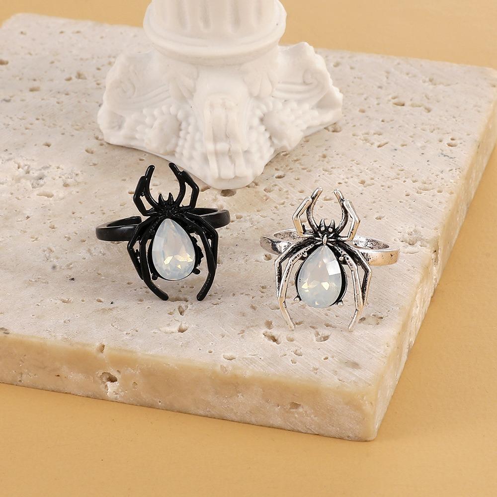 Personality Retro Animal Spider Water Drop Crystal Couple Rings for Women Punk Style Hip Hop Rock Finger Jewelry Accessory Gift