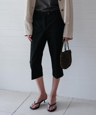 Beullaengkeulumumeon Maho Capri Pants_Black