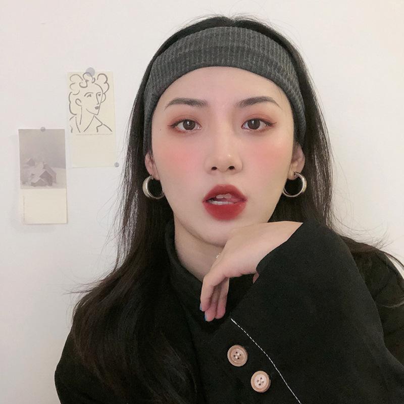 Silver Needle Geometric Circle Korean Style Dangle Earrings - Versatile and Trendy Fashion Statement.