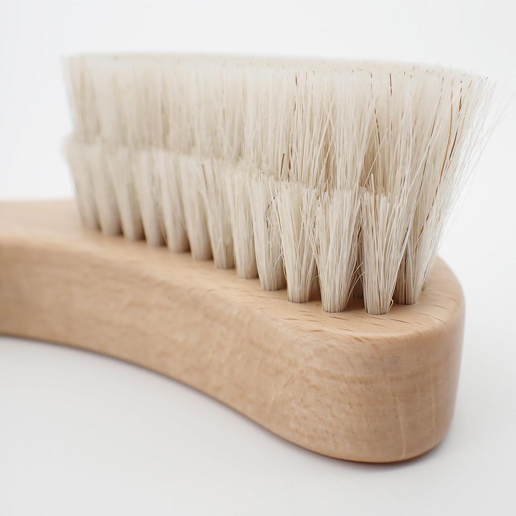 White horse hair soothing brush
