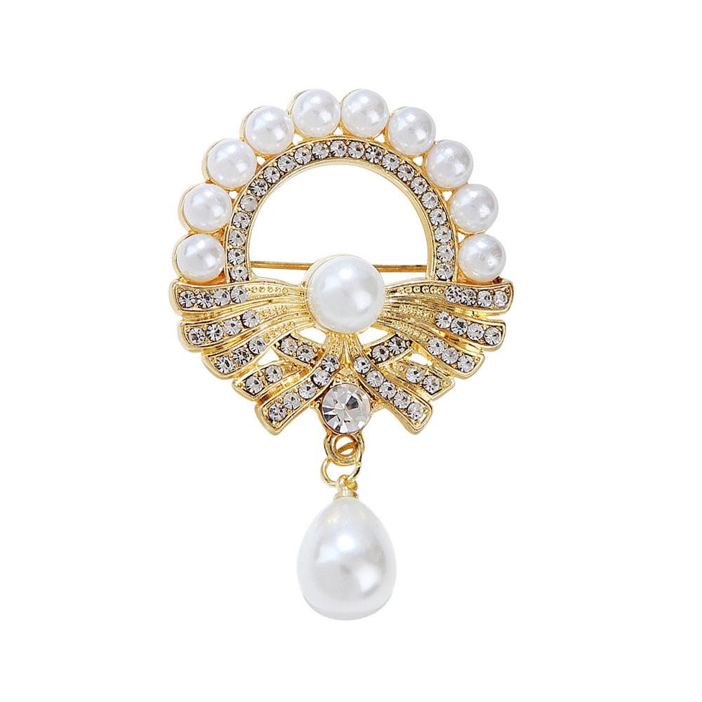 Elegant Women's Pearl and Alloy Lapel Pin Brooch - Fashionable Luxury Accessory