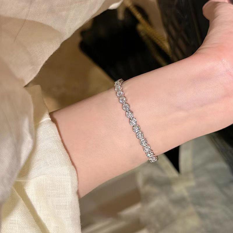Hui Zhi Yi S925 Silver Luxury Honeycomb Diamond Bracelet