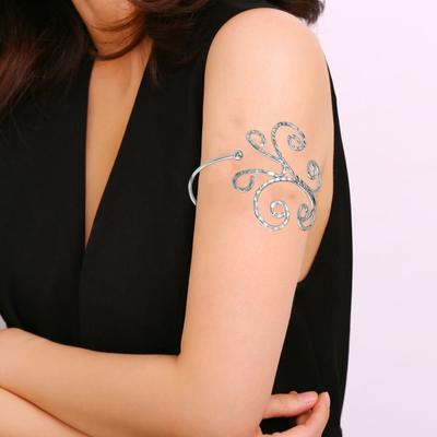 Armband-Armkette, leicht, helle Farbe, glänzend, ausgehöhltes geometrisches Muster, Armmanschette, Armreif, Körperarmband, Schmuck, Geschenk