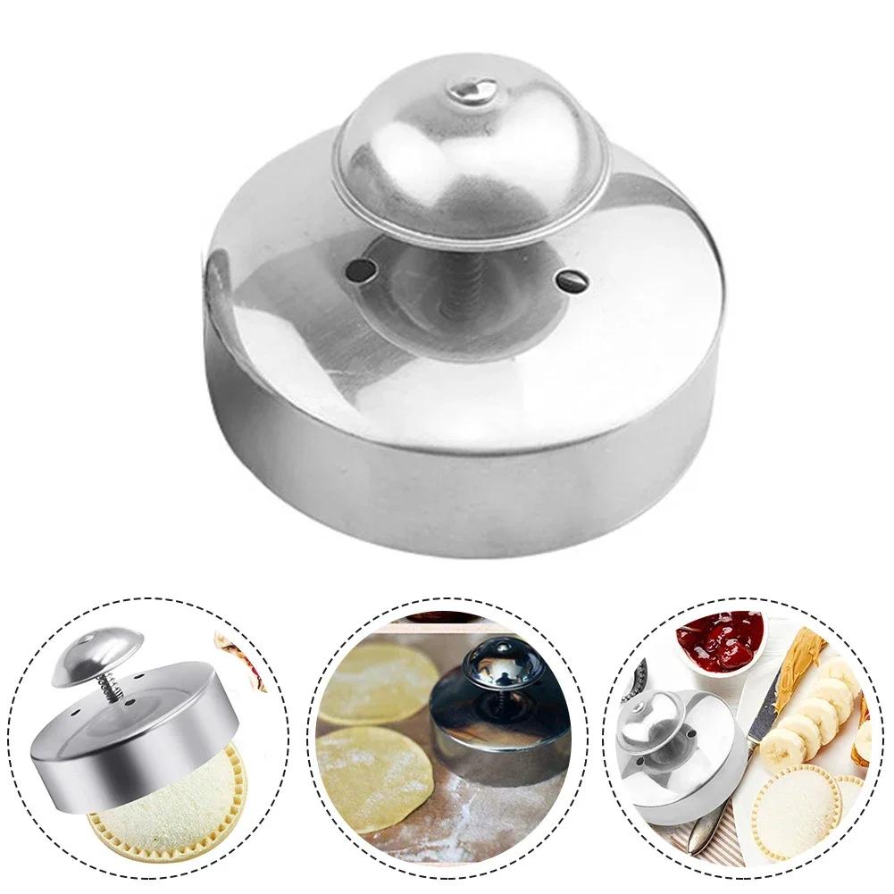 Sandwich Cutter Stainless Steel Sandwich Cutter And Sealer Push Type Cutter Sandwich Cutting Die Push 9*9*4cm Cutting Die Push