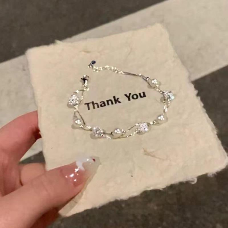 Bracelet double couche Gypsophila 2025, perles et diamants, pour femme – Luxe léger, design haut de gamme