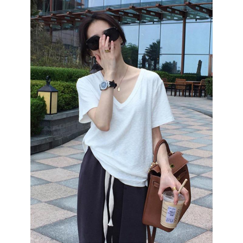 Women's Minimalist High-End White Short Sleeve T-shirt, Summer 2023
