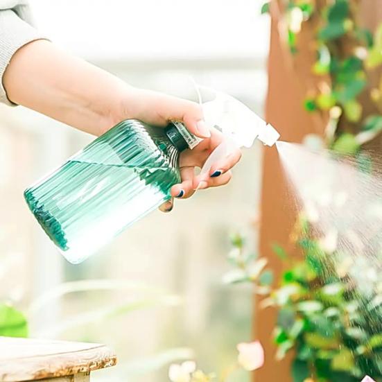 Handheld Spray Bottle Fine Mist Plant Mister Hand Pressure Watering Can 500ml Adjustable Nozzle Spray Bottle for Garden Plants Cleaning Solutions
