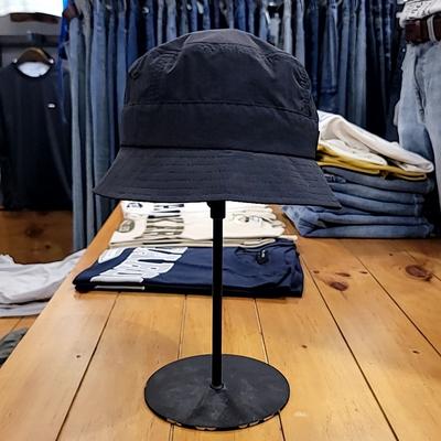 Kepurės ir skrybėlės