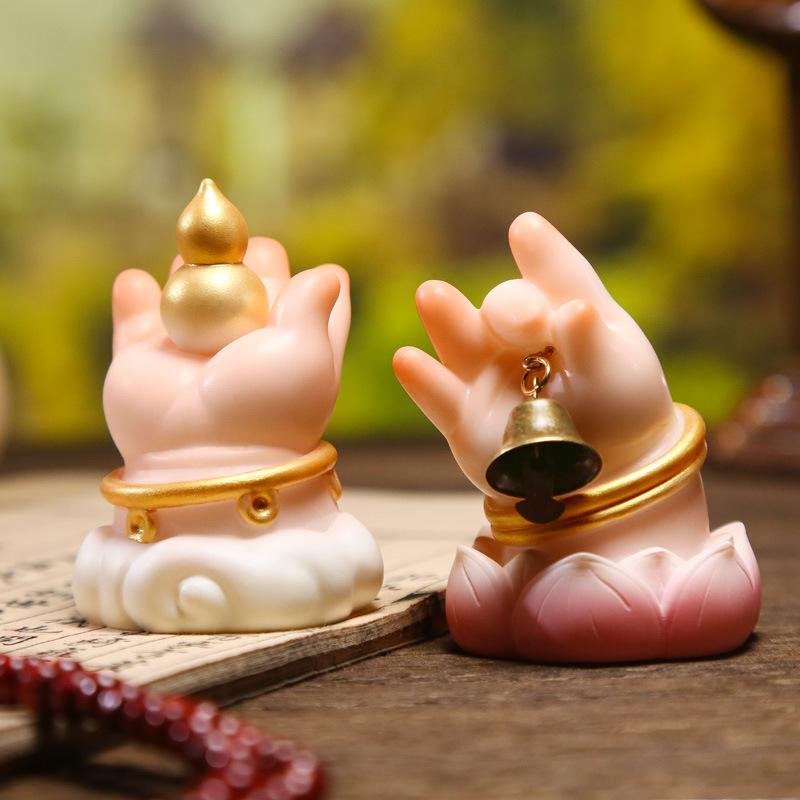 The New Buddha-shaped Resin Figurine Represents The Chubby Buddha. It Is A Decorative Resin Handicraft Suitable for Use As A Home Desk Decoration.