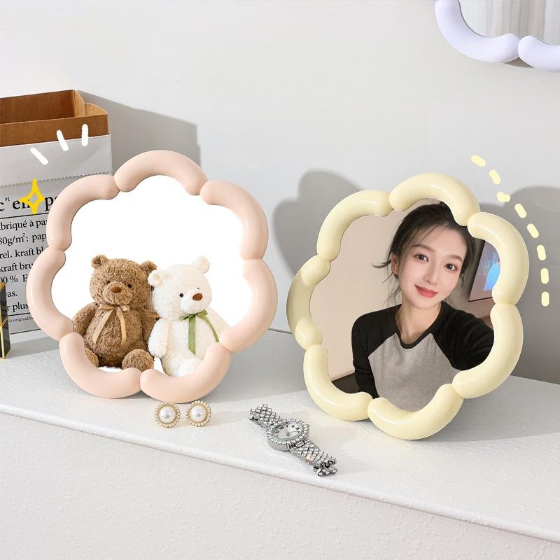 Dekorativer Schminkspiegel Pfirsichblütenform Spiegel Ästhetischer Spiegel für Frauen Wandhängespiegel Schreibtischdekoration Heimdekor