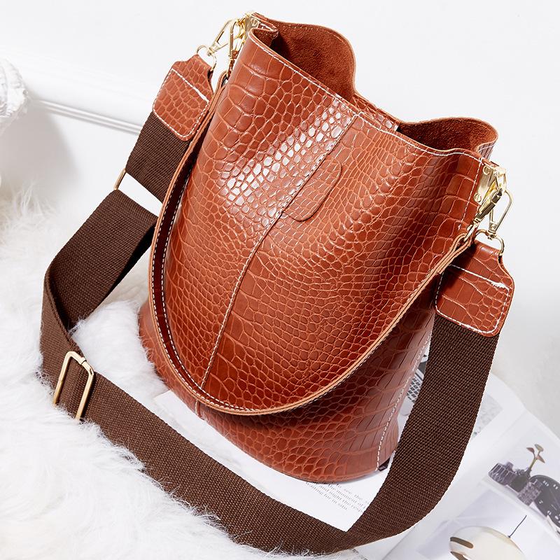 Fashionable Women's Bag Single Shoulder Bucket Bag Large Capacity Crossbody Bag
