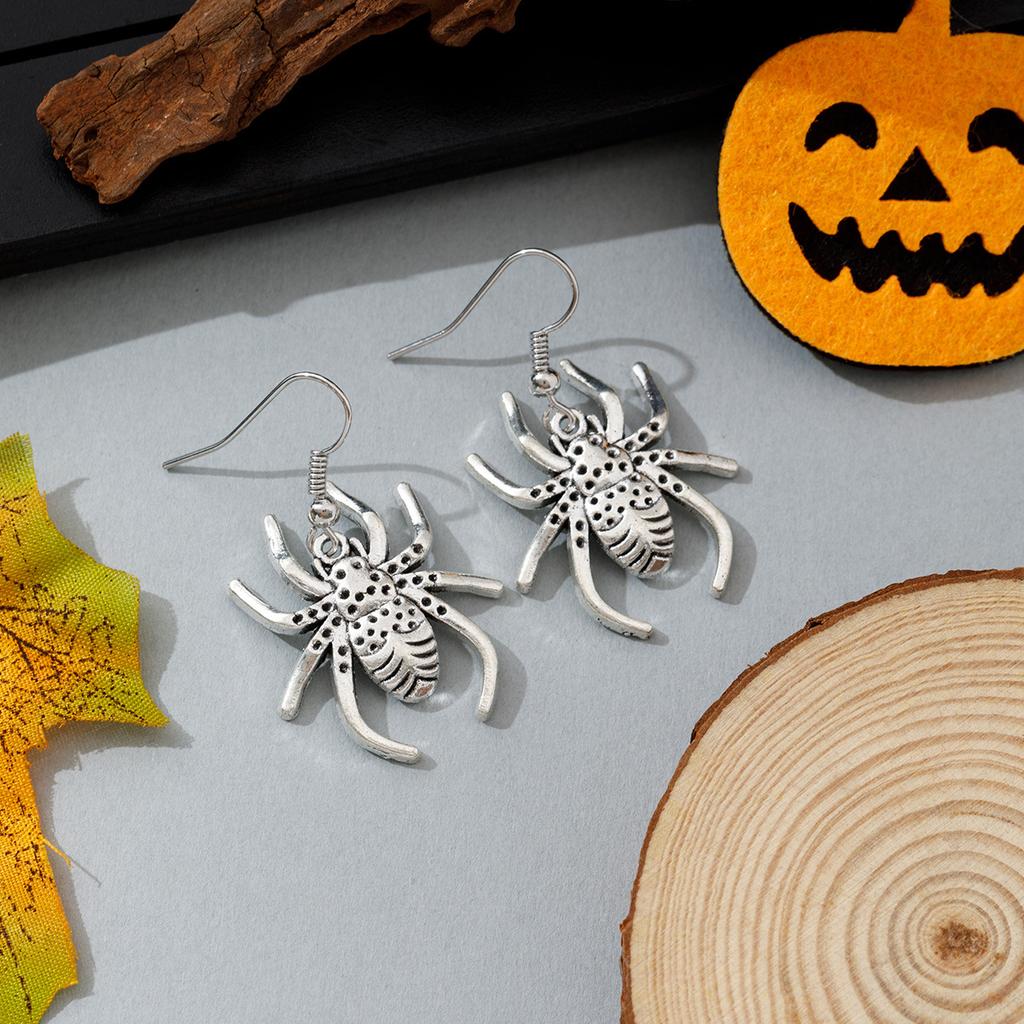 Halloween Fashion Sliver Color Hollowed-out Vampire Bat Pumpkin Skull Spider Web Ghost Dangle Earrings for Women Scary Jewelry