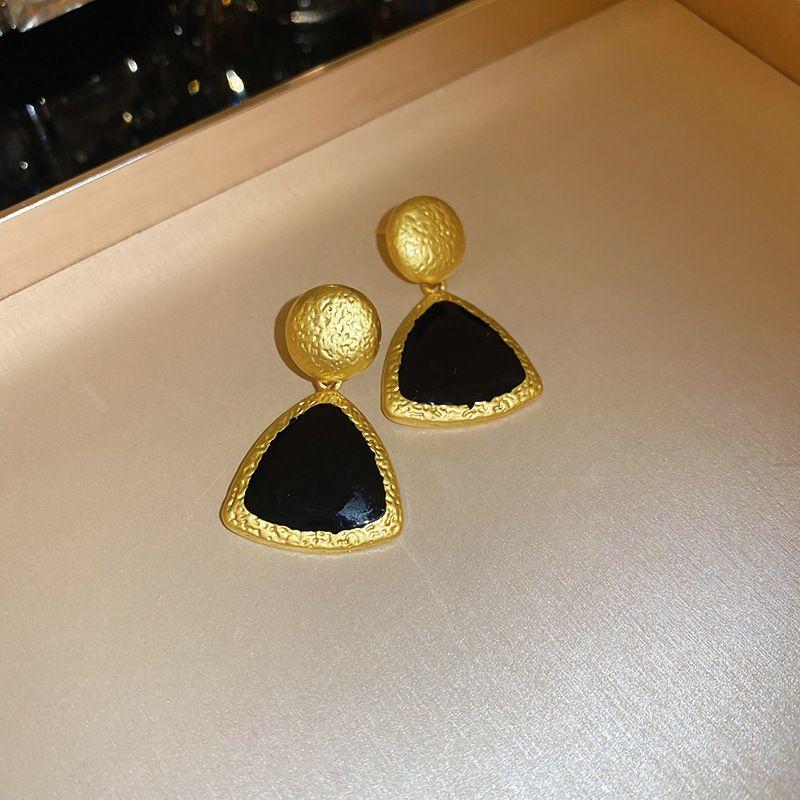 

Black Color Matching Geometric Earrings Bracelet and Necklace Set Light Luxury Temperament Bracelet Retro Work Clothing Ornament Accessories Silver Needles-Gold-Black