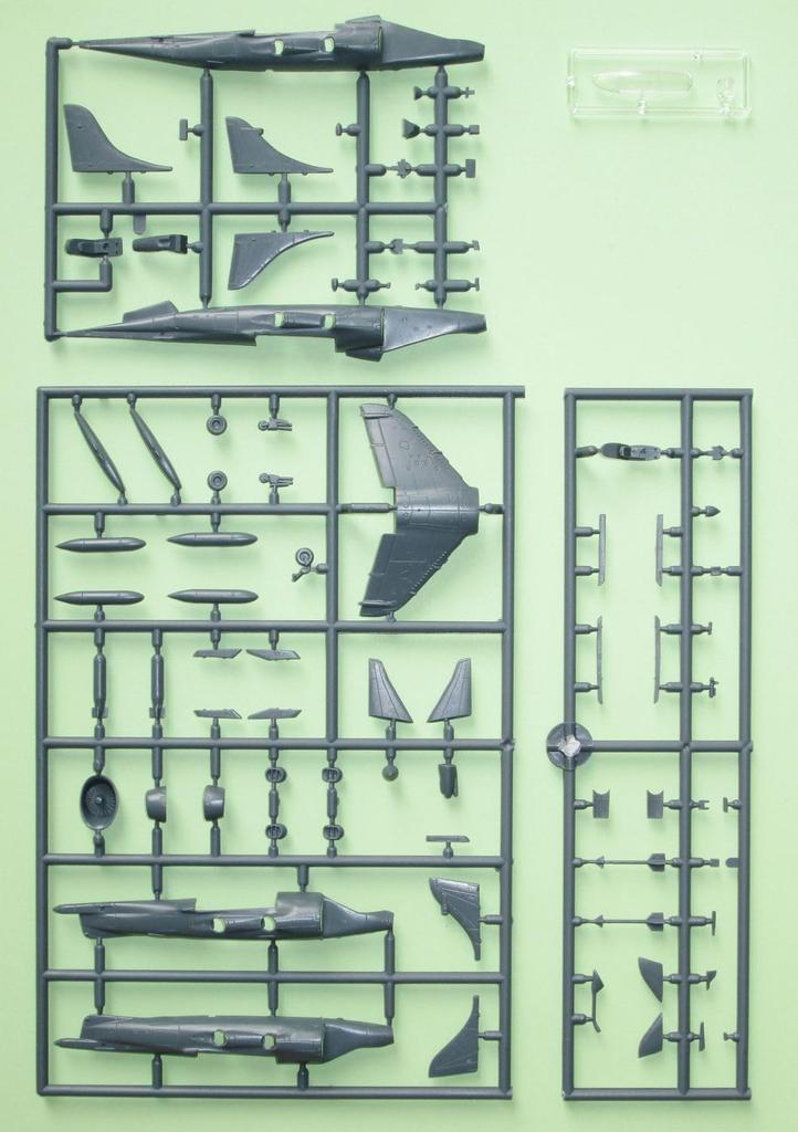 Mark I Harrier Plastikmodellbausatz MKM144189 1/144 T.4A/T.4N/T.8/T.60 (Flugzeug)