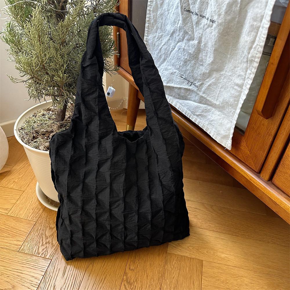 

Spacious Plaid Canvas Tote Bag For Women With Dual Shoulder Straps And Soft Structure чорний