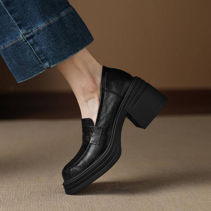 New women's gauntlet sheepskin loafers rubber platform non-slip large size women's shoes round head leather four-season single shoes