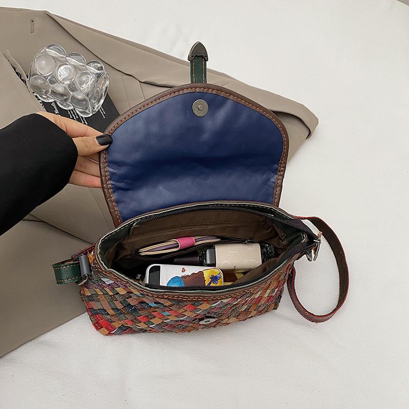 Niche handwoven bag femininity versatile color woven shoulder messenger bag premium pillow bag