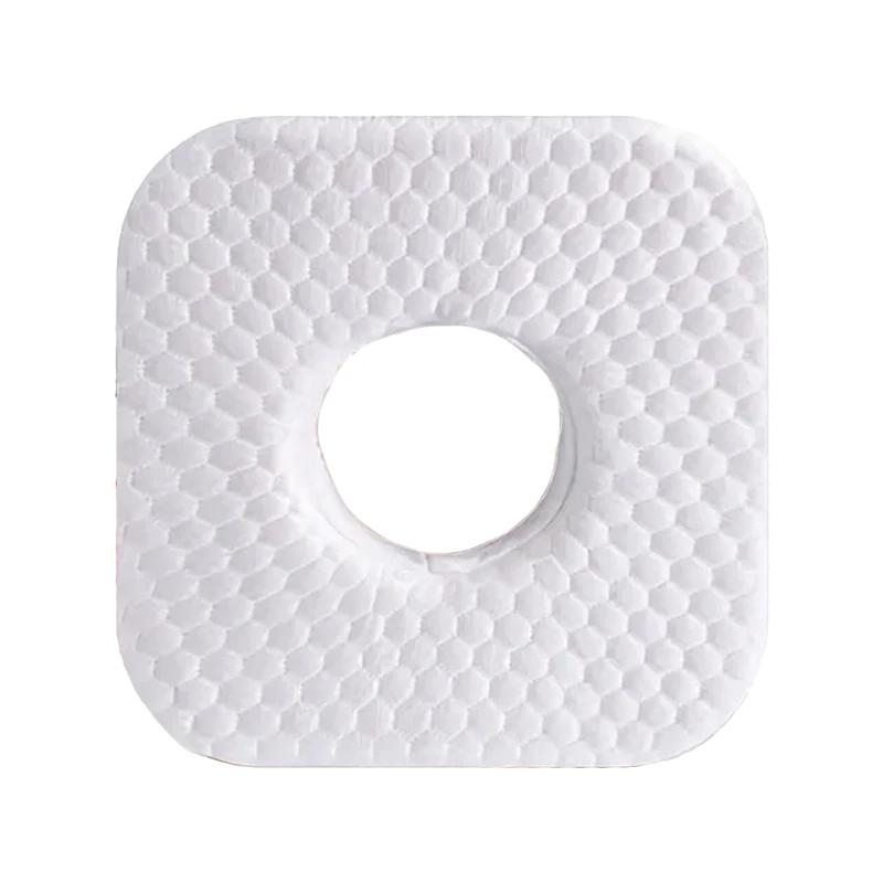 

Подушка для пирсинга ушей с наполнителем из пены с эффектом памяти для спящих на боку. Квадратная подушка с отверстием для уха. Защита для уха. Подушка для сна для людей с болью в ушах. белый