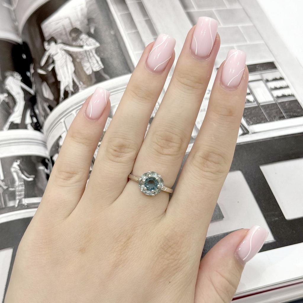 Srebrny pierścionek z topazem London Blue o masie 0,908 ct, masie produktu 2,81 g (2166931)